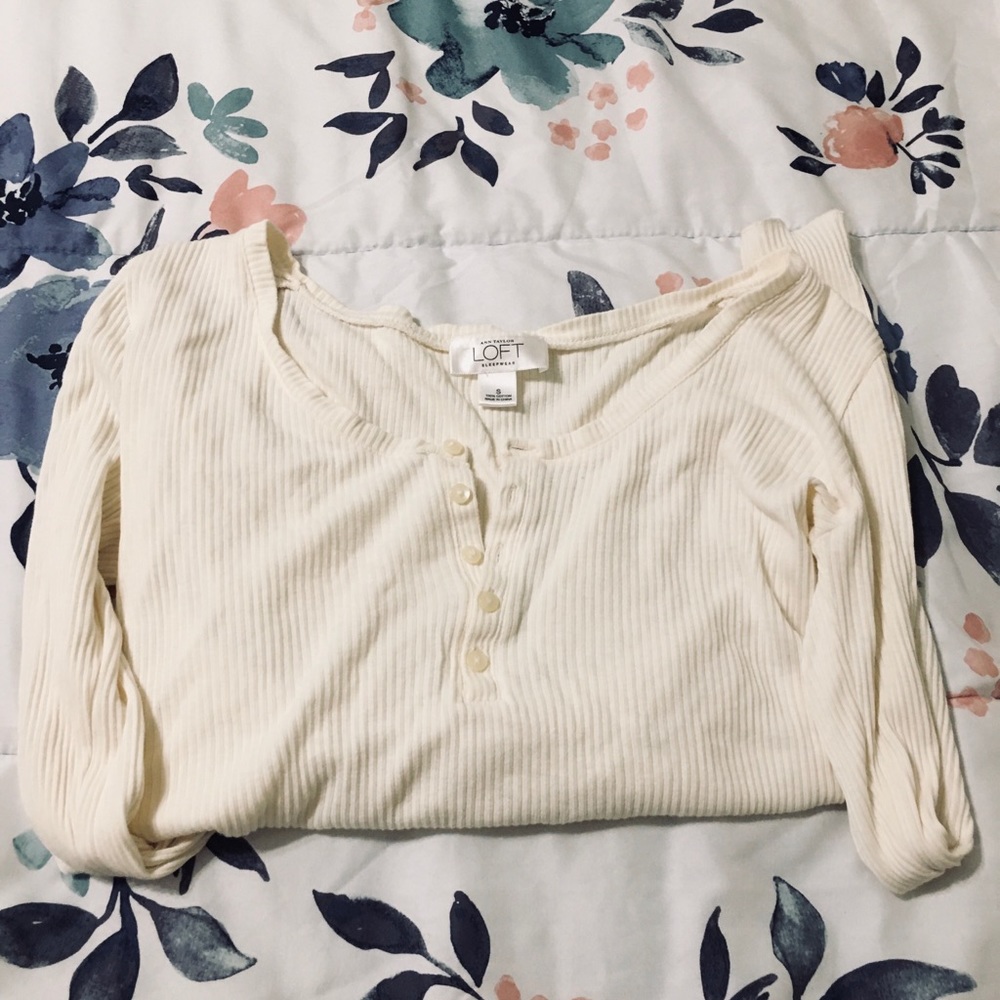 Beautiful Loft white  long sleeve